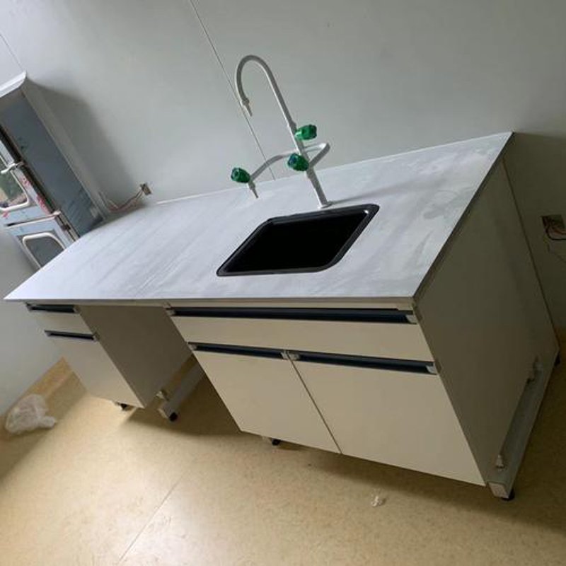 宁德机柜厂家哪家强？选择时要注意什么？